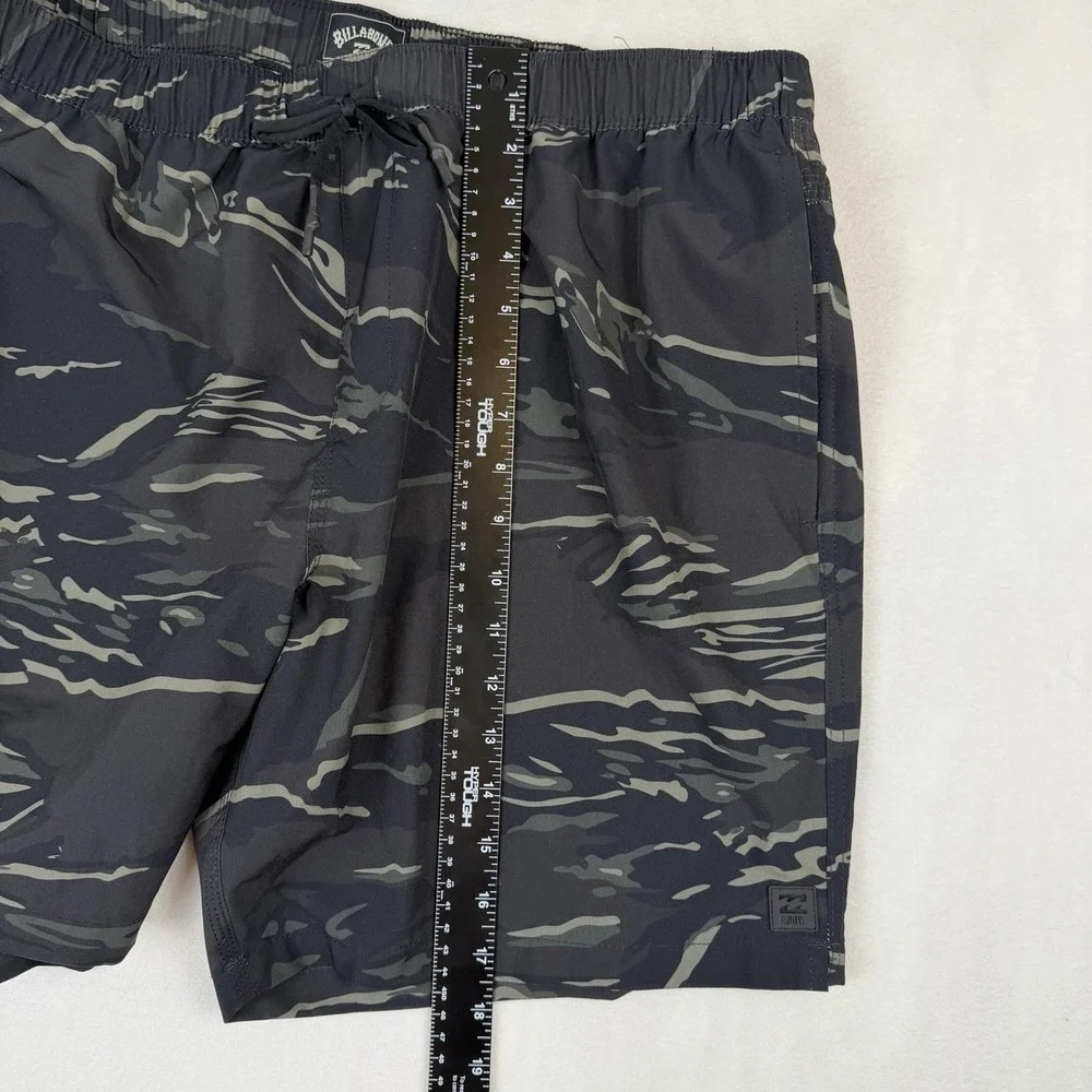Billabong Adventure Division Gym Swim Shorts Hybrid Mens XL Abstract Camo